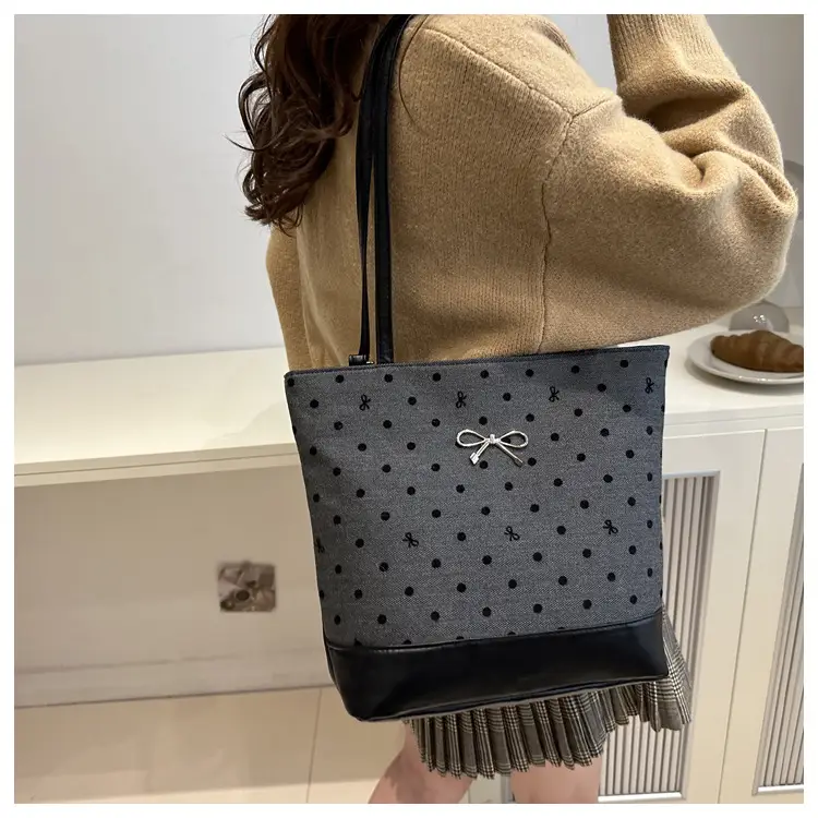 Black Polka Dot Women's Tote Bag 2024 — feature 13