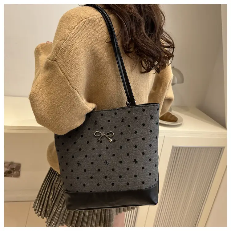 Black Polka Dot Women's Tote Bag 2024 — feature 14