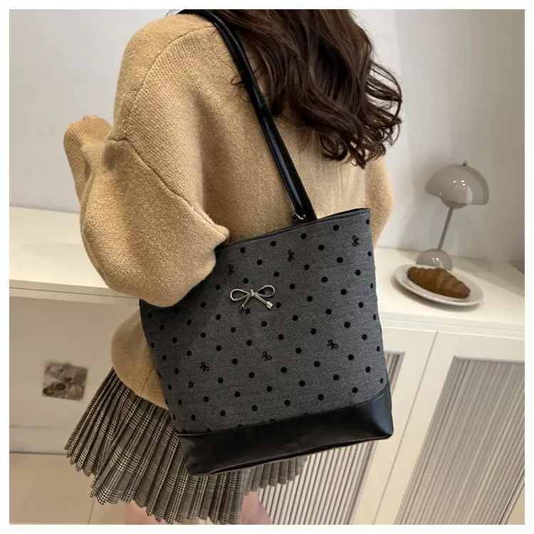 Black Polka Dot Women's Tote Bag 2024 — feature 15