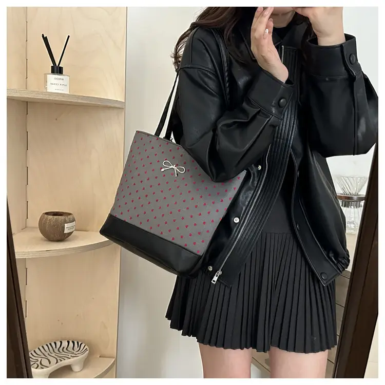 Black Polka Dot Women's Tote Bag 2024 — feature 31