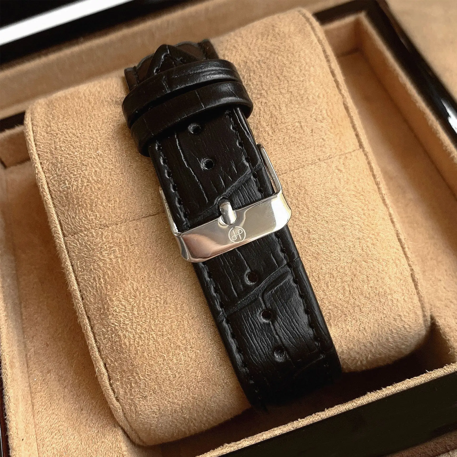 Men's Simple Quartz Watch with Leather Strap — feature 22