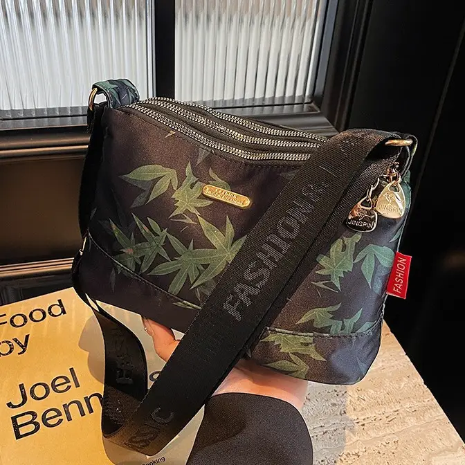 Winter Silk Leaf Print Shoulder Bag for Women