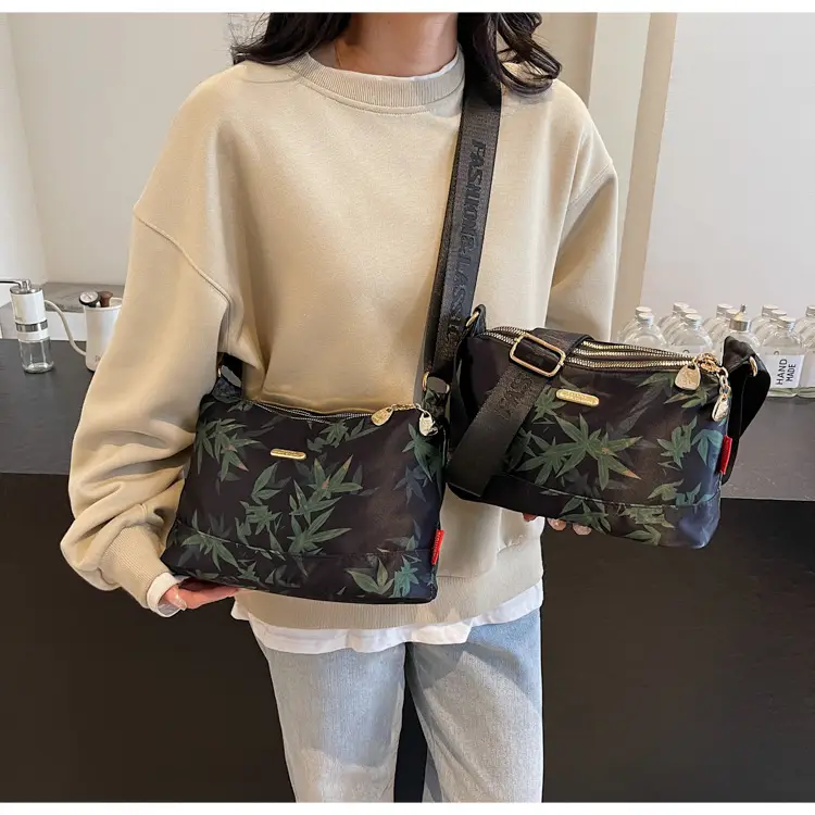Winter Silk Leaf Print Shoulder Bag for Women — feature 11