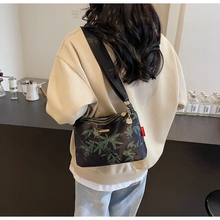 Winter Silk Leaf Print Shoulder Bag for Women — feature 12