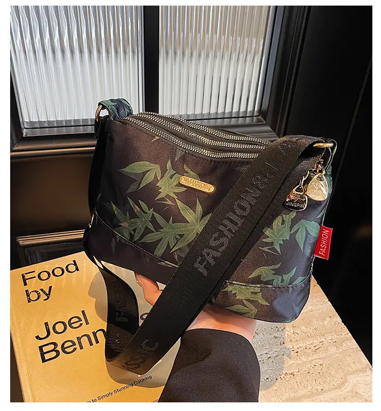 Winter Silk Leaf Print Shoulder Bag for Women — feature 5