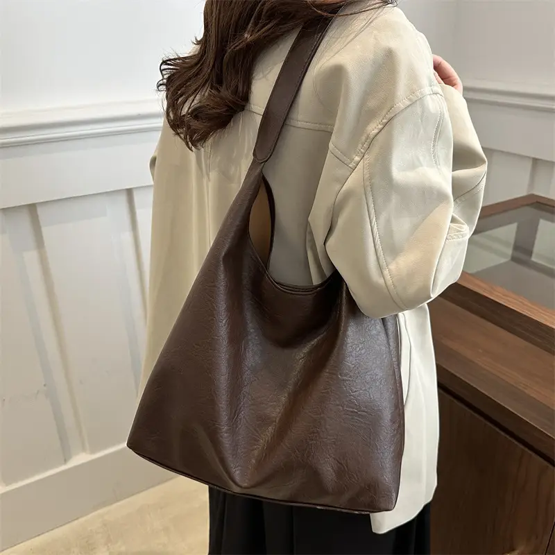 Black Retro Shoulder Tote Bag Large Capacity - Image 8