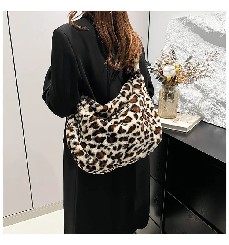Women Leopard Print Crossbody Bag 2024 Winter — feature 17