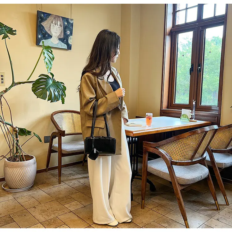 Women's Black Leather Shoulder Bag 2024 Korean Style — feature 17