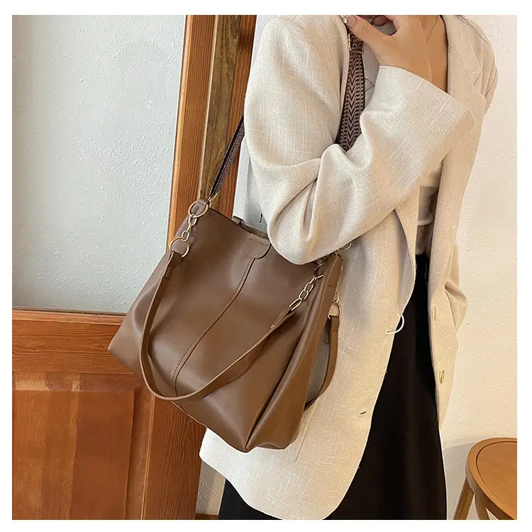 Two-Piece Black Leather Shoulder Tote & Crossbody Bag Set — feature 13