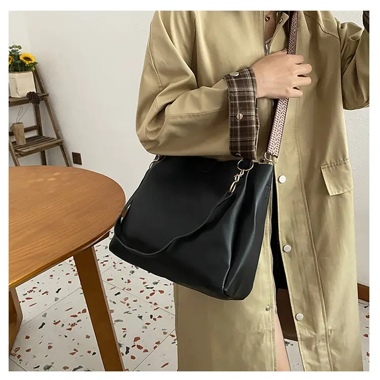 Two-Piece Black Leather Shoulder Tote & Crossbody Bag Set — feature 9