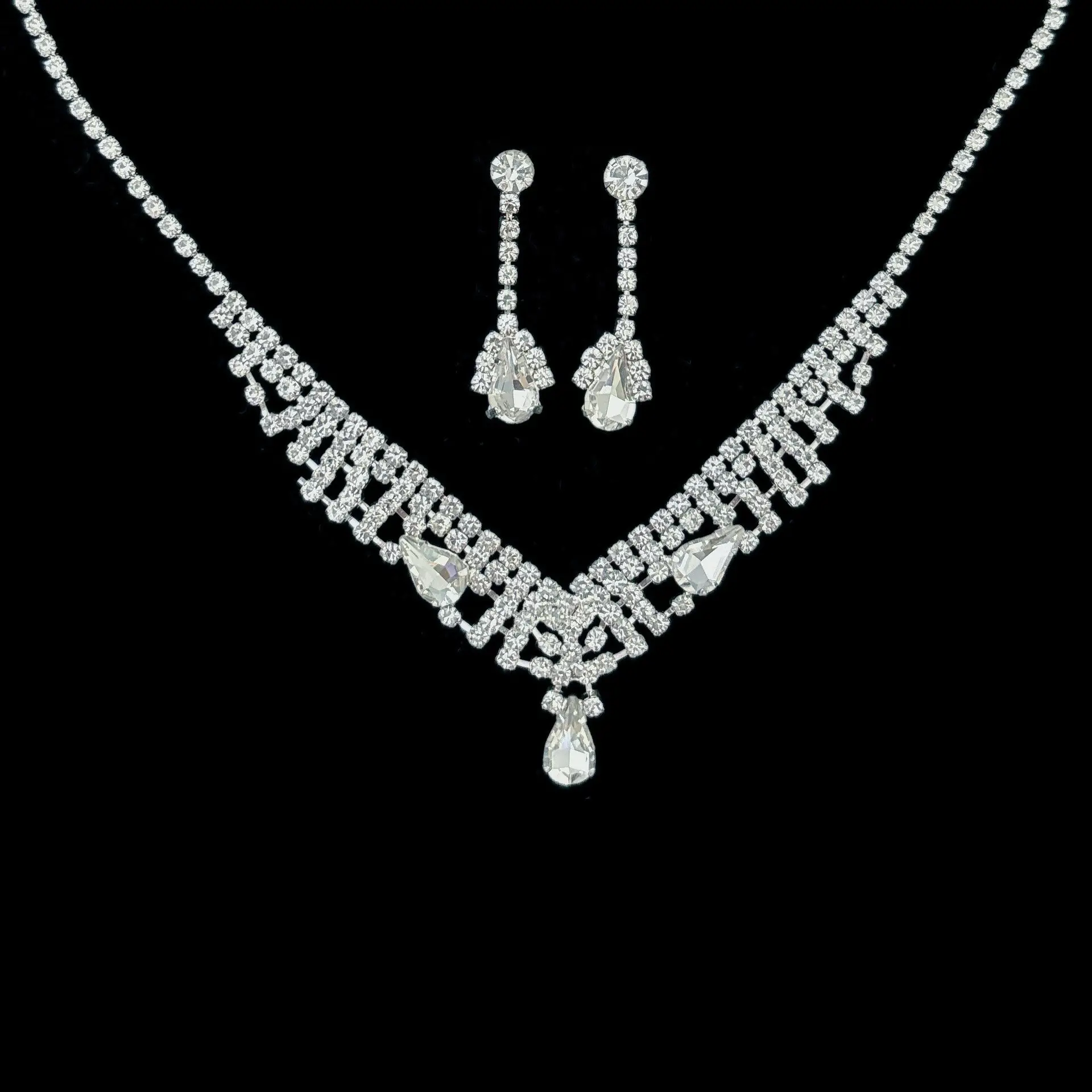 Full Diamond Claw Chain Necklace Set for Women - Image 41