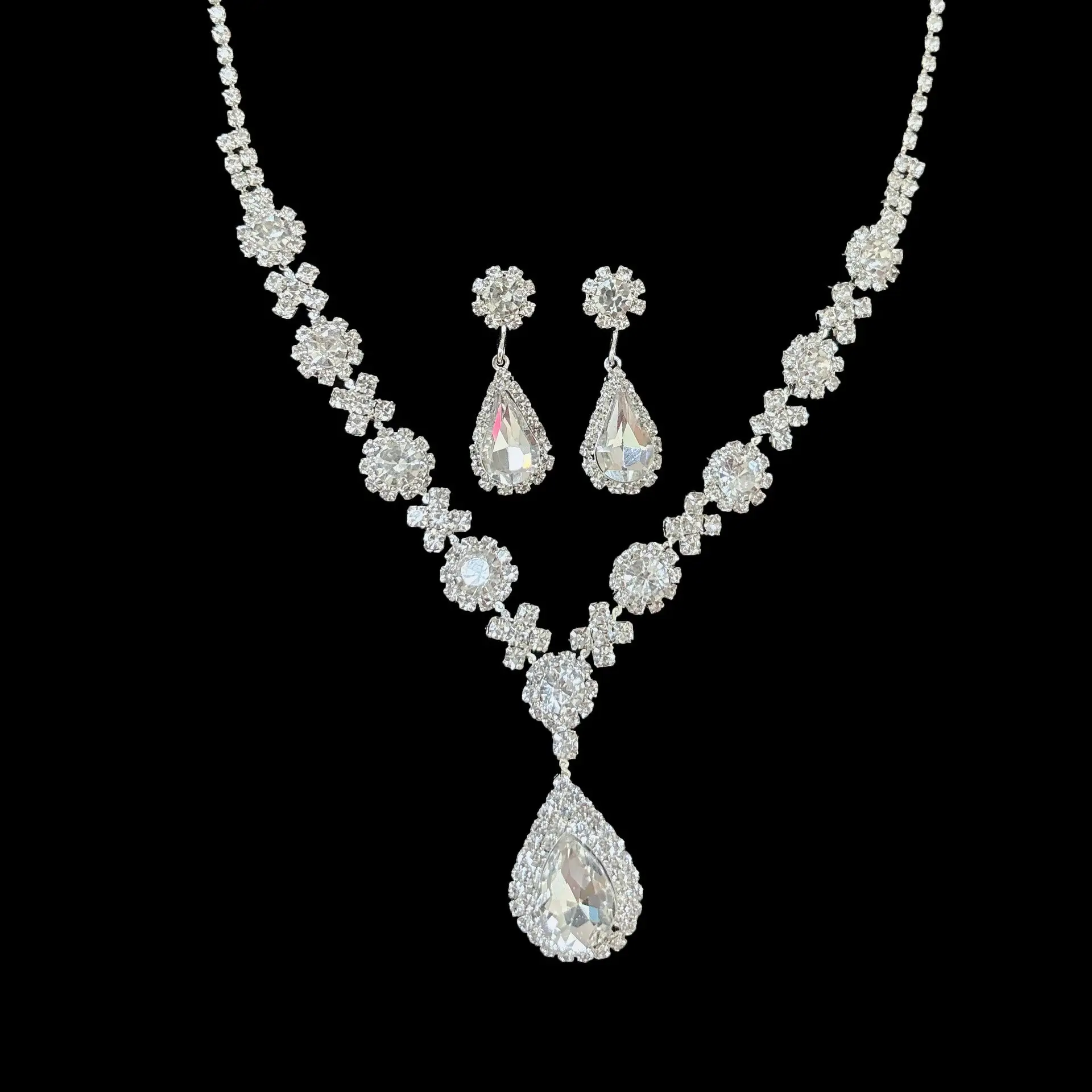 Full Diamond Claw Chain Necklace Set for Women - Image 54