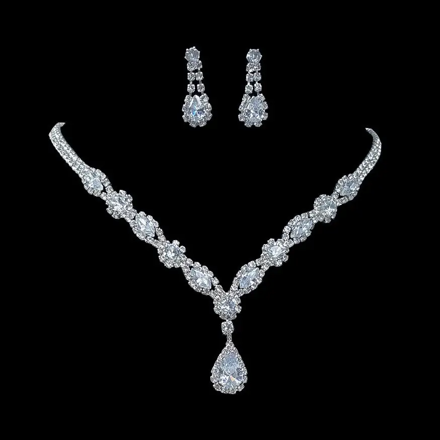 Full Diamond Claw Chain Necklace Set for Women - Image 9