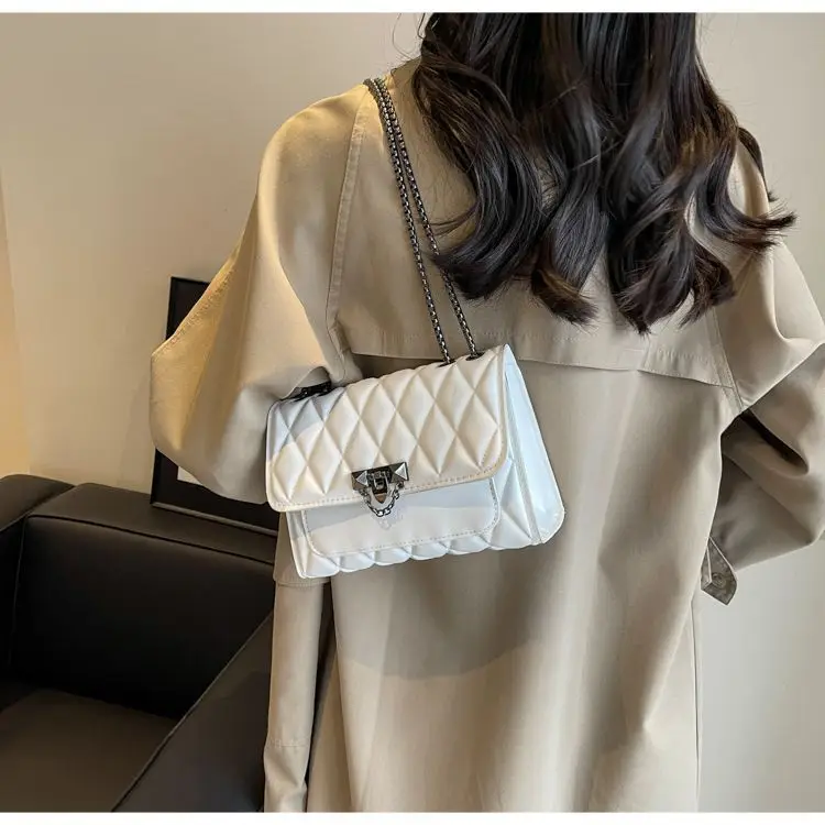 Black Rhombic Chain Crossbody Bag for Women — feature 14