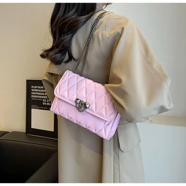 Black Rhombic Chain Crossbody Bag for Women — feature 18