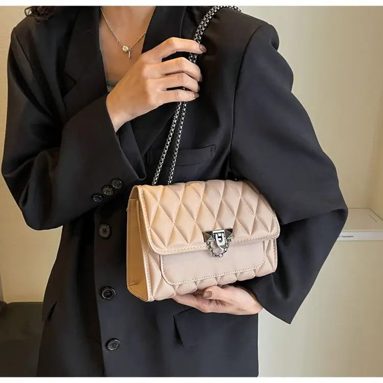 Black Rhombic Chain Crossbody Bag for Women — feature 19