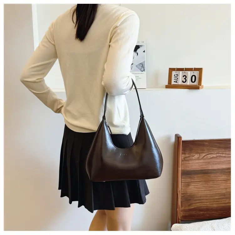 White Leather Shoulder Bag for Women 2024 — feature 10