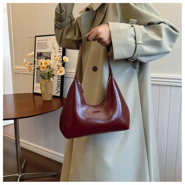 White Leather Shoulder Bag for Women 2024 — feature 13
