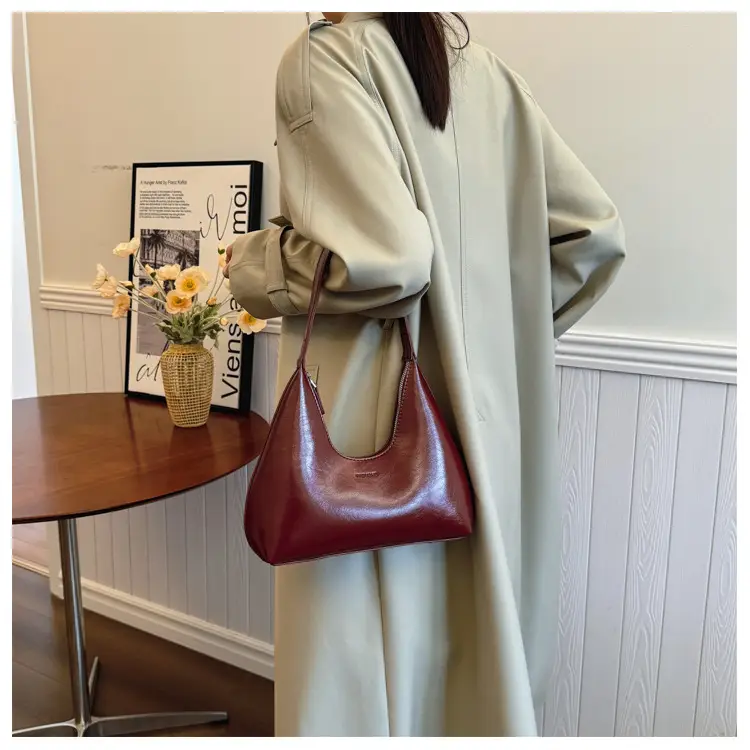 White Leather Shoulder Bag for Women 2024 — feature 15