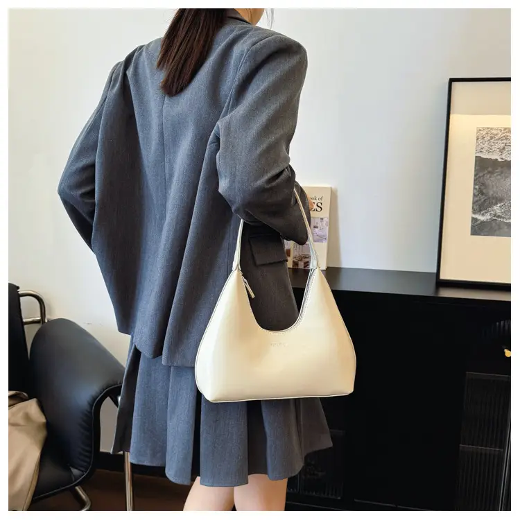 White Leather Shoulder Bag for Women 2024 — feature 17