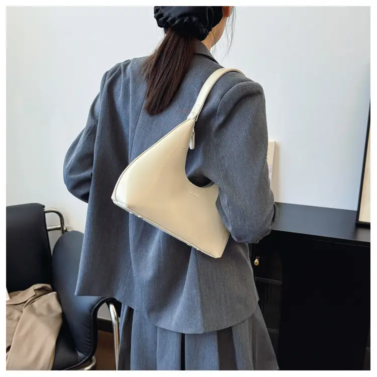 White Leather Shoulder Bag for Women 2024 — feature 18