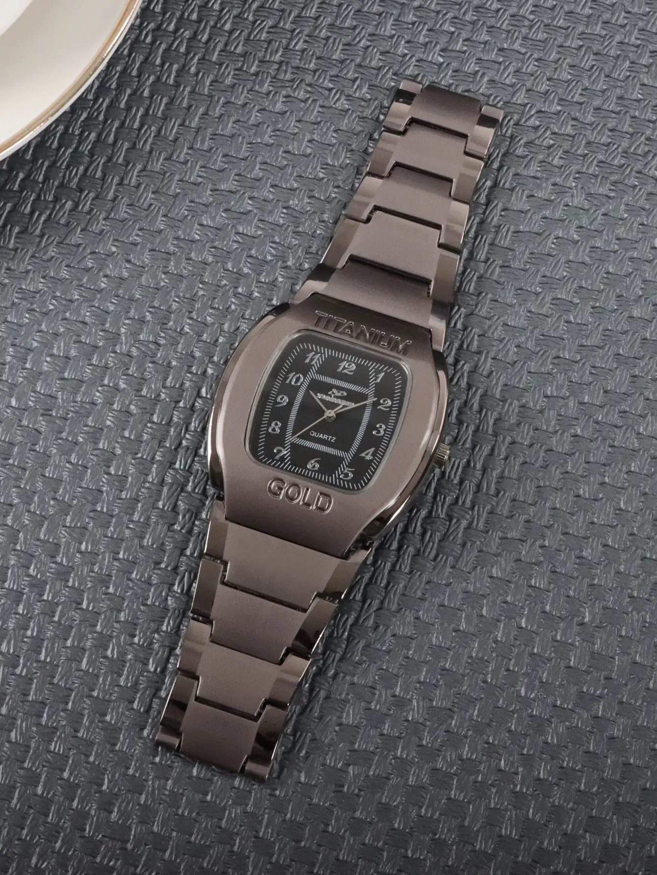 Titanium Men's Watch Gold 2714 Business Casual — feature 8