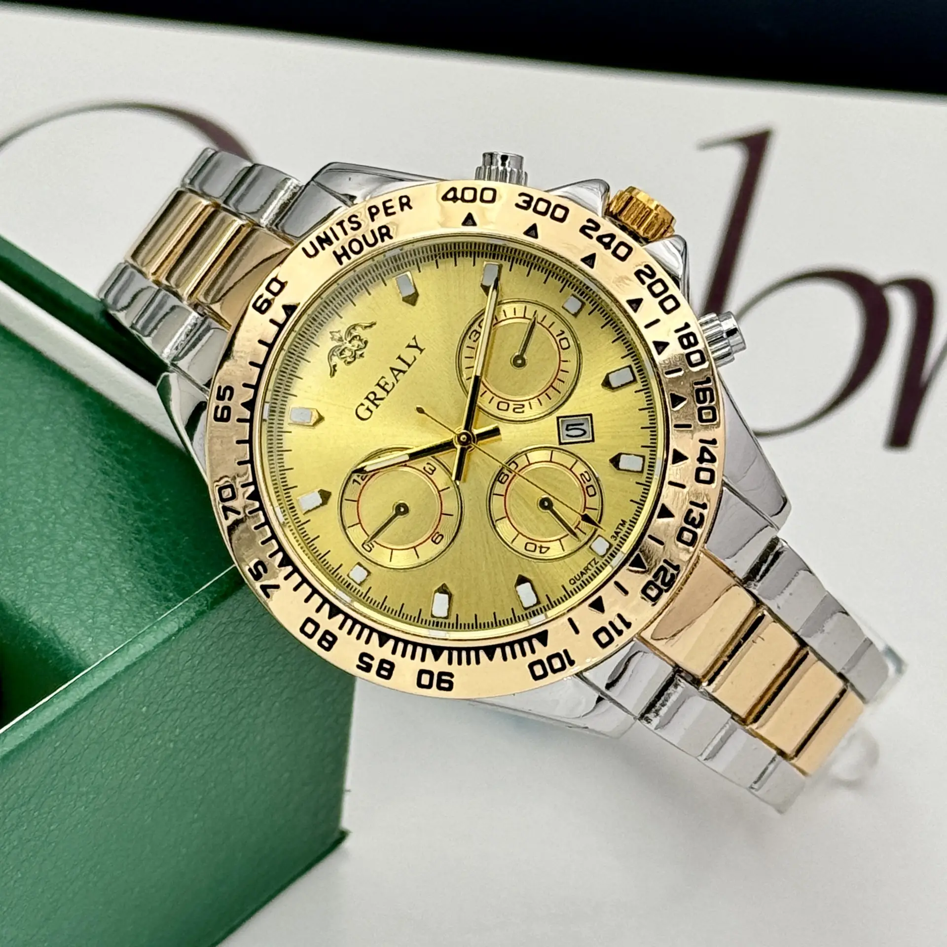 Grealy Men's Three-Eye Chronograph Watch Gold Black Dial — feature 12