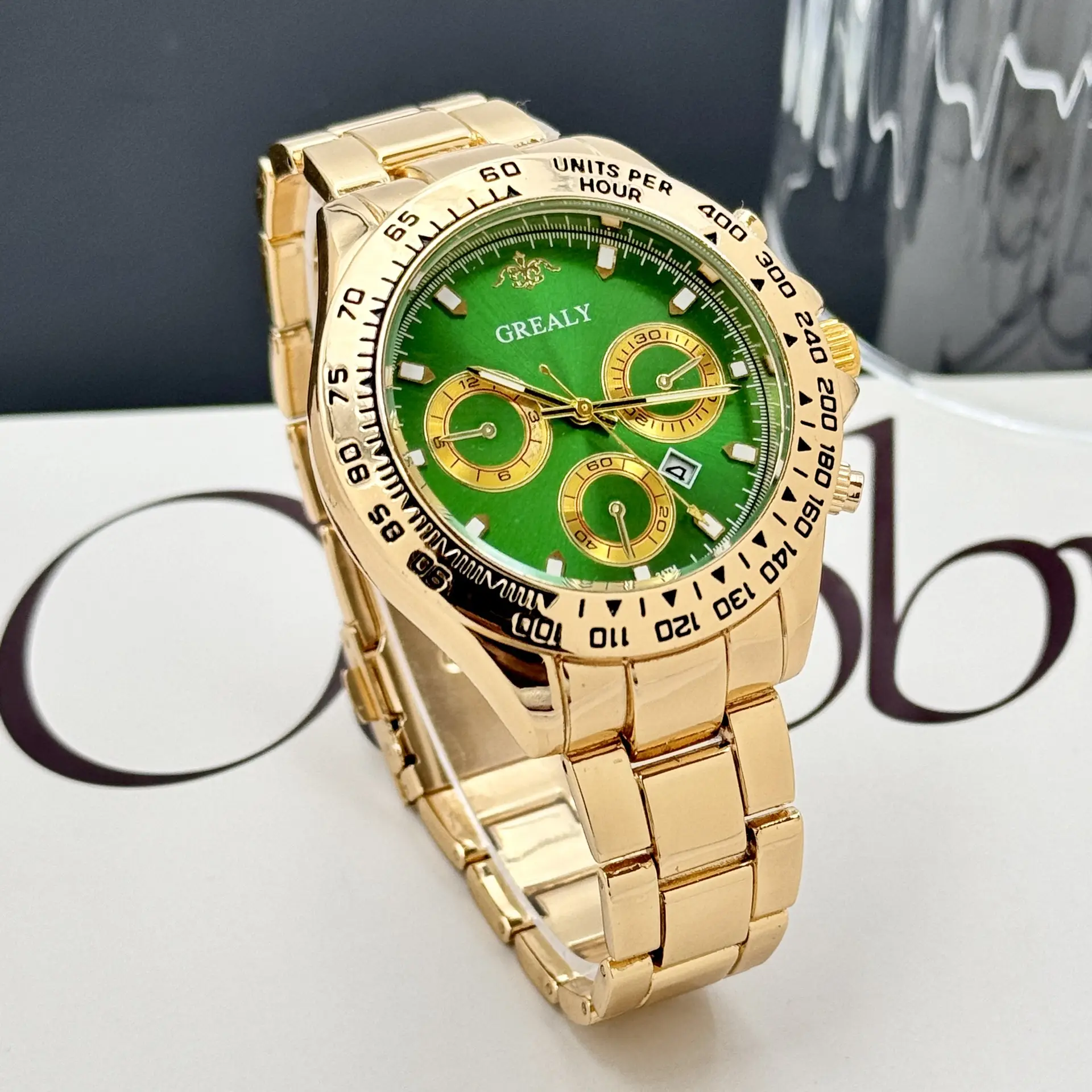 Grealy Men's Three-Eye Chronograph Watch Gold Black Dial — feature 7