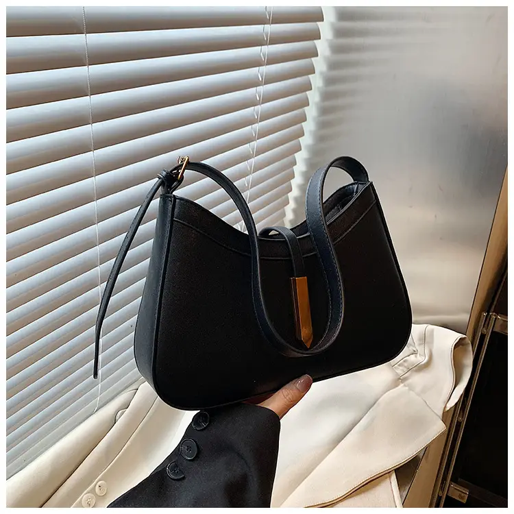Black Retro Shoulder Bag for Women 2024 — feature 16