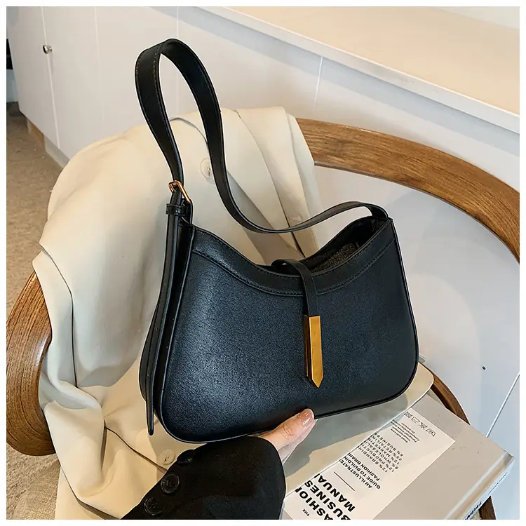 Black Retro Shoulder Bag for Women 2024 — feature 17