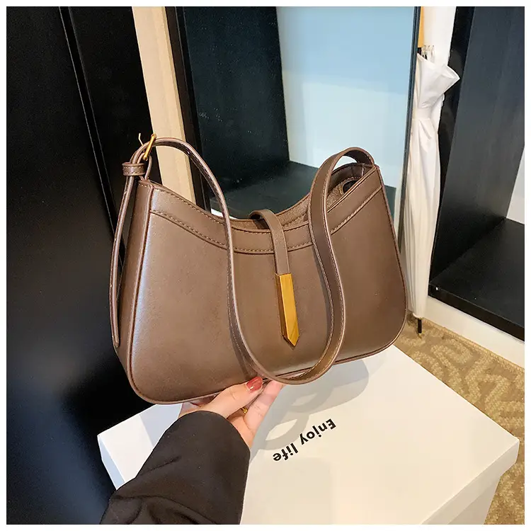 Black Retro Shoulder Bag for Women 2024 — feature 21