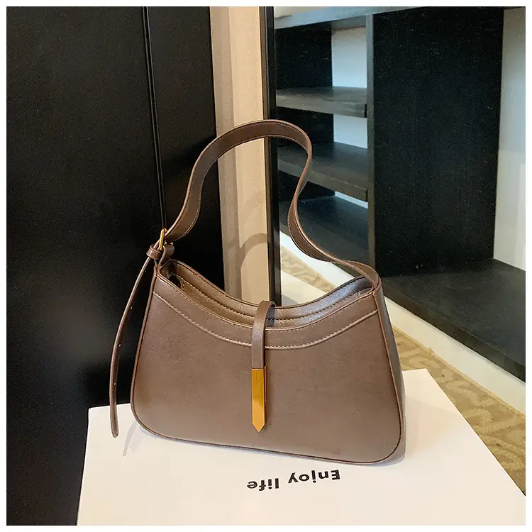 Black Retro Shoulder Bag for Women 2024 — feature 22