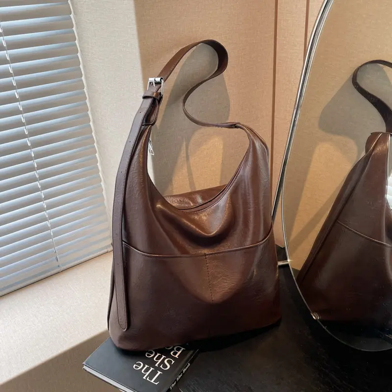 Women's Large Capacity Shoulder Bag Brown Leather - Image 6