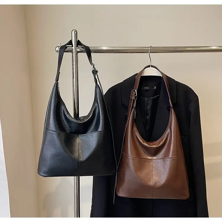 Women's Large Capacity Shoulder Bag Brown Leather — feature 22