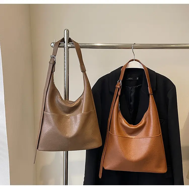 Women's Large Capacity Shoulder Bag Brown Leather — feature 23