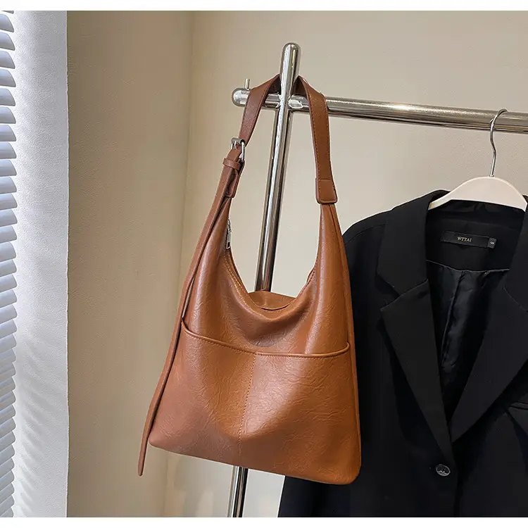 Women's Large Capacity Shoulder Bag Brown Leather — feature 27
