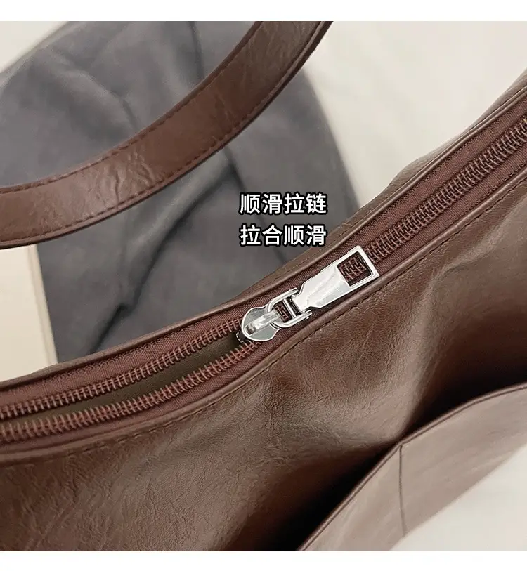 Women's Large Capacity Shoulder Bag Brown Leather — feature 5
