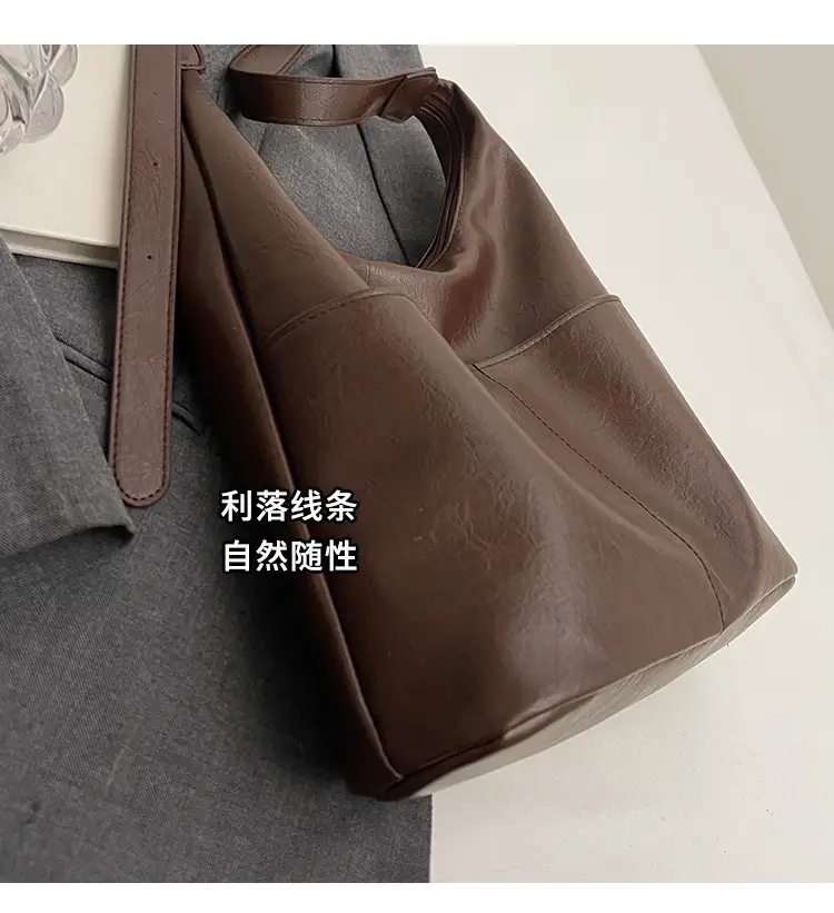Women's Large Capacity Shoulder Bag Brown Leather — feature 6