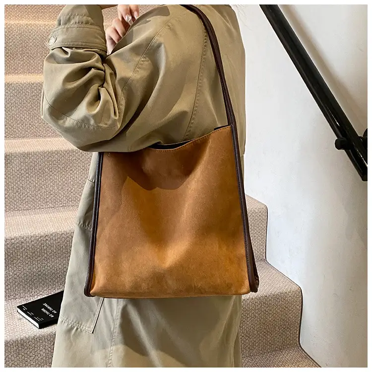 Women Retro Maroon Shoulder Bag Autumn Winter Commuter Tote — feature 17
