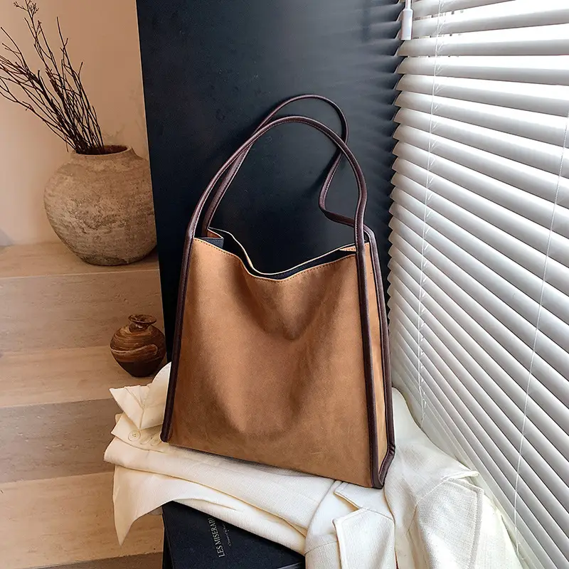 Women Retro Maroon Shoulder Bag Autumn Winter Commuter Tote - Image 3