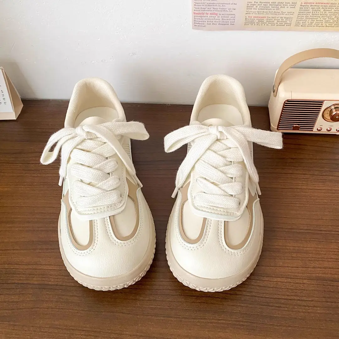 Hong Kong Style Thick-Soled White Shoes for Women, New 2025 Hot Style, Versatile Large-Toe Sneakers, Chic Niche Flats-Soled Moral Training Shoes - Image 5