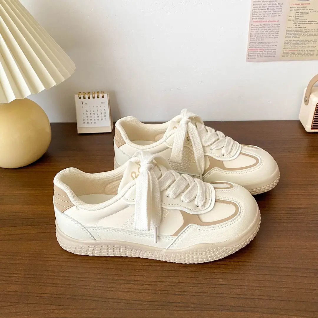 Hong Kong Style Thick-Soled White Shoes for Women, New 2025 Hot Style, Versatile Large-Toe Sneakers, Chic Niche Flats-Soled Moral Training Shoes - Image 3