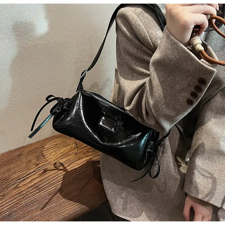 Women Crossbody Bag Black Leather 2026 New Model — feature 23