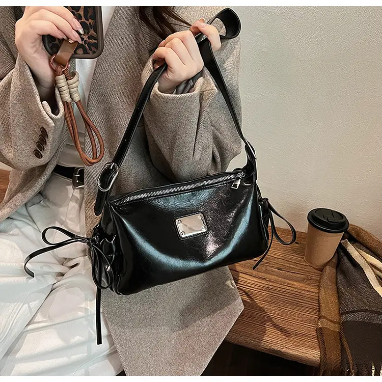 Women Crossbody Bag Black Leather 2026 New Model — feature 24
