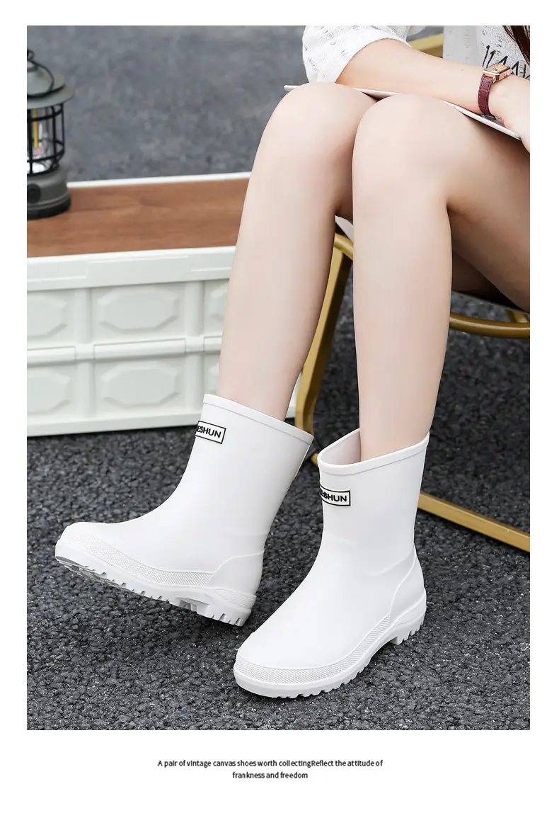 School Style Rain Shoes Women's Fashionable Outer Wear Non-slip Rain Boots Camping Fishing Waterproof Glue Shoes Cover fleece-lined Water Shoes for Women — feature 3