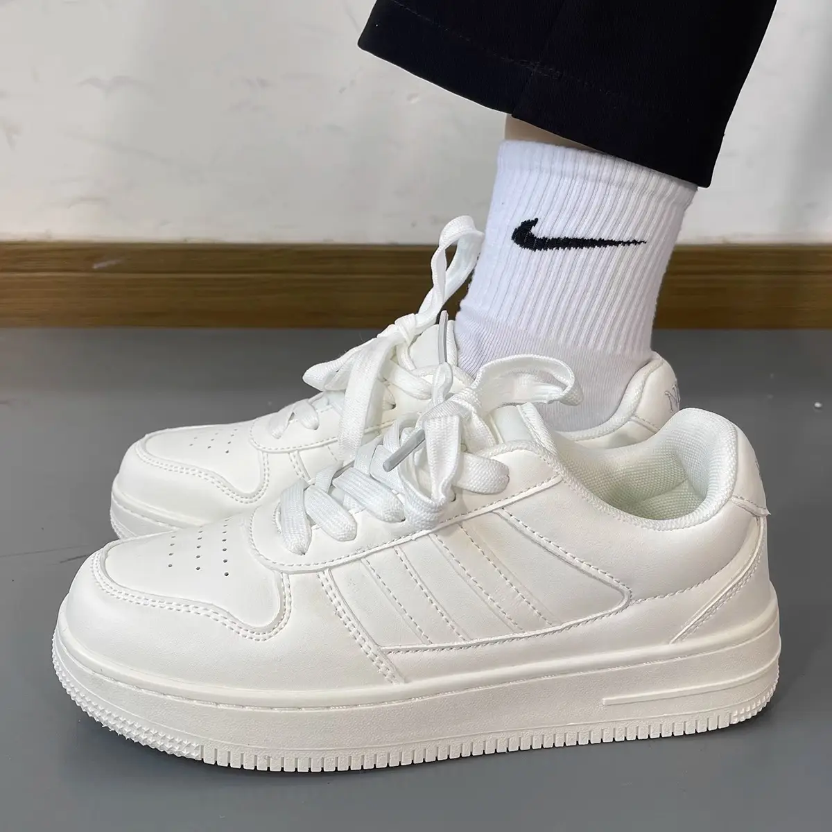 Women White Thick Sole Sports Shoes 2025 - Image 5