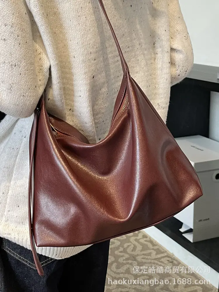 Large Capacity Brown Leather Shoulder Bag for Women - Image 5