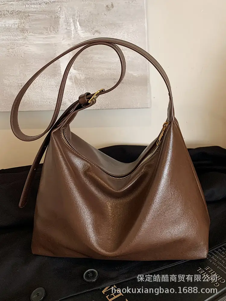 Large Capacity Brown Leather Shoulder Bag for Women - Image 8