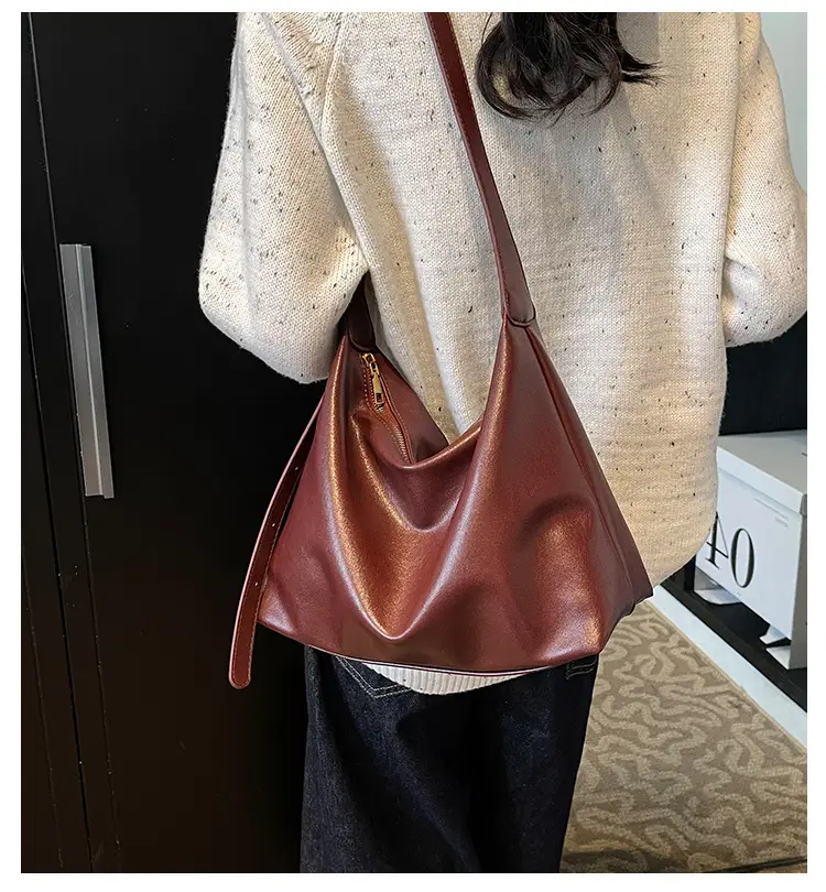 Large Capacity Brown Leather Shoulder Bag for Women — feature 2