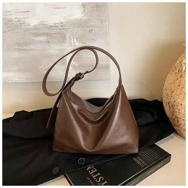 Large Capacity Brown Leather Shoulder Bag for Women — feature 20
